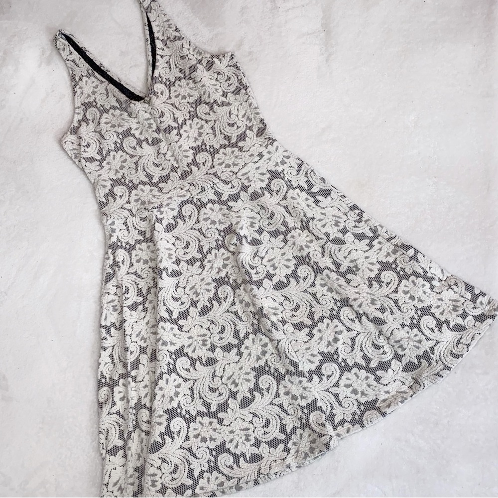 White Lace Patterned Abercrombie & Fitch Sleeveless A-Line Dress